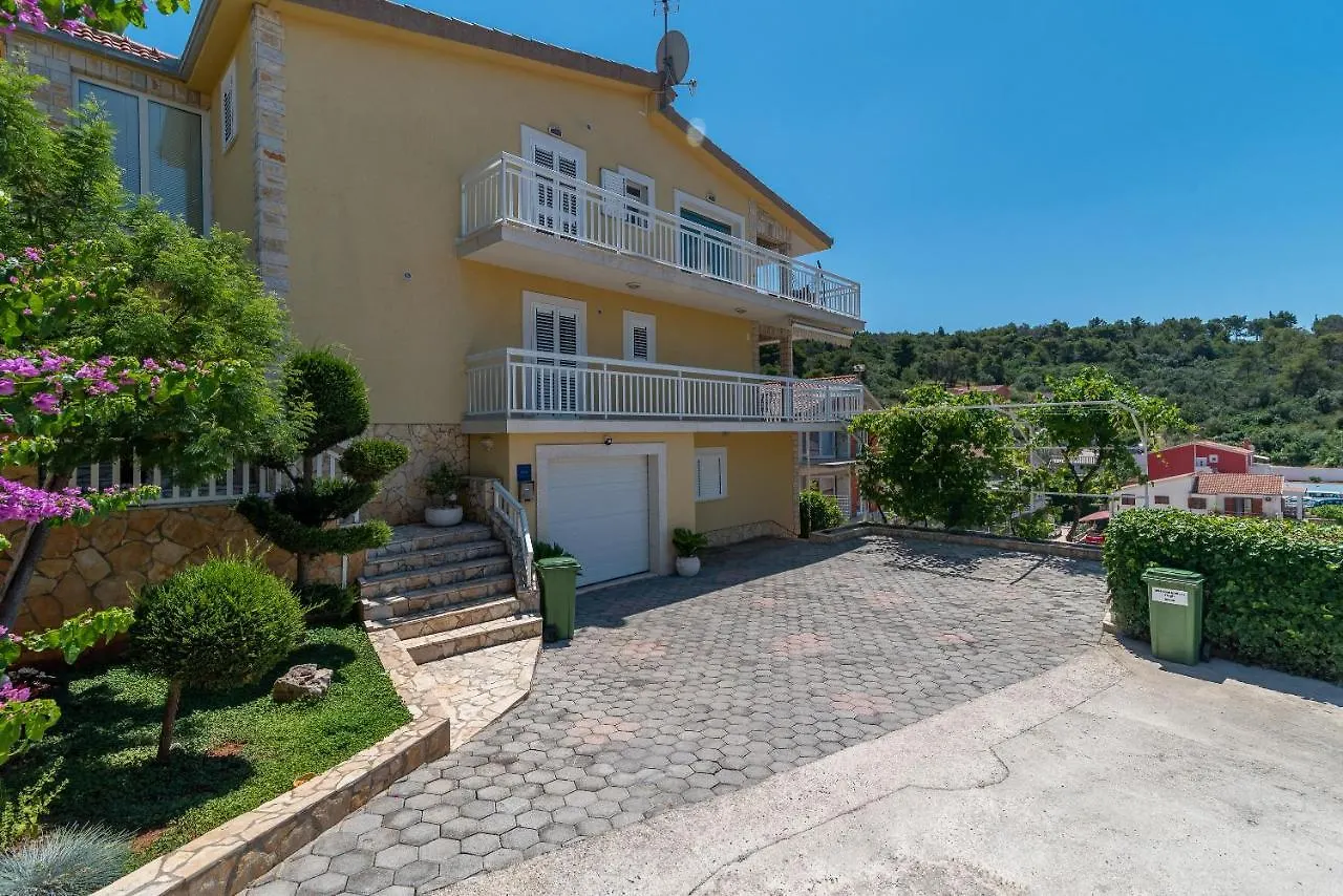 Apartments Kapetan Trogir